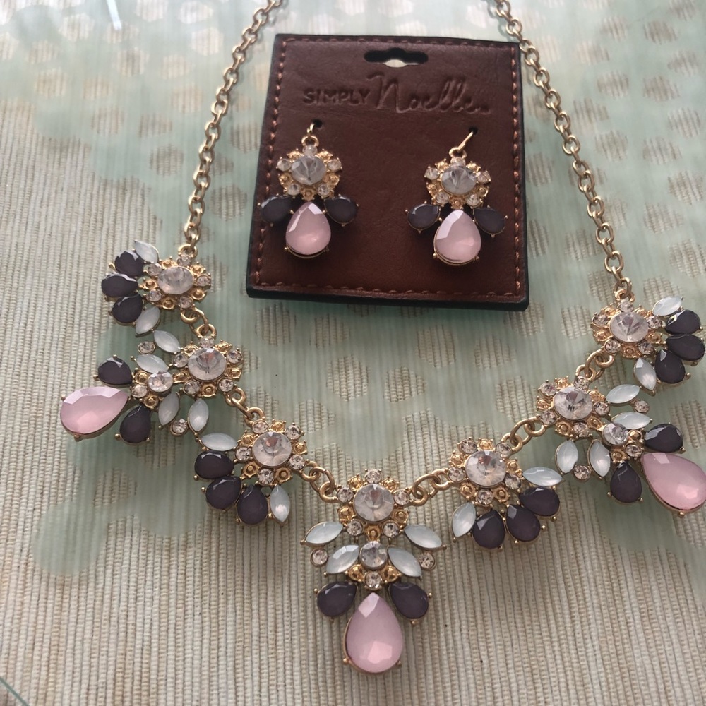 Necklace/Earrings Set w BONUSx2! Royal statement!